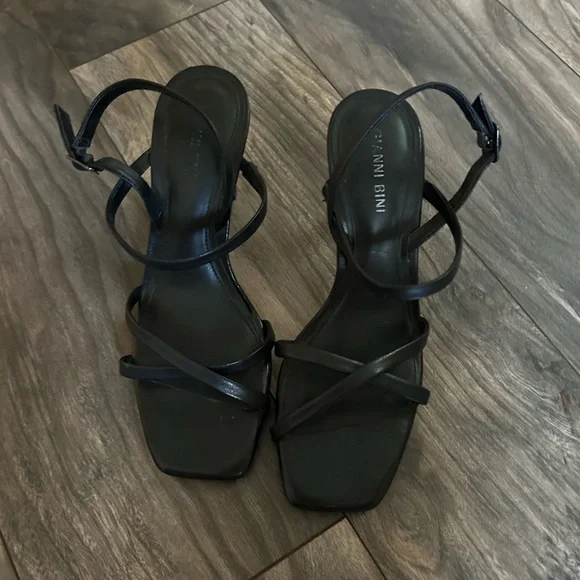 Cute heels - Picture 1 of 4